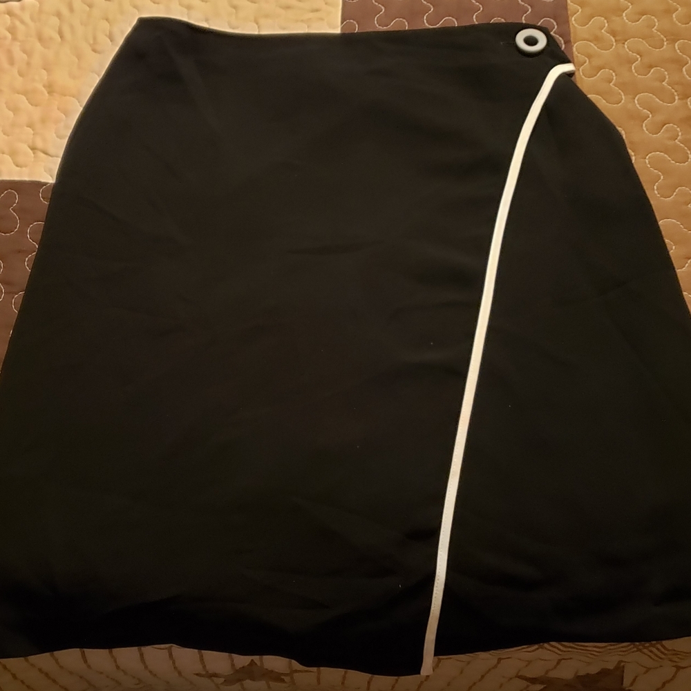 Very cute  Black Skirt